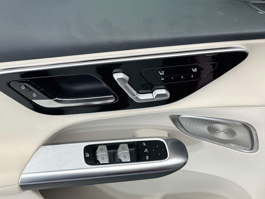 Certified Used 2026 MANUFAKTUR Patagonia Red Metallic Mercedes-Benz GLC 300 image 22