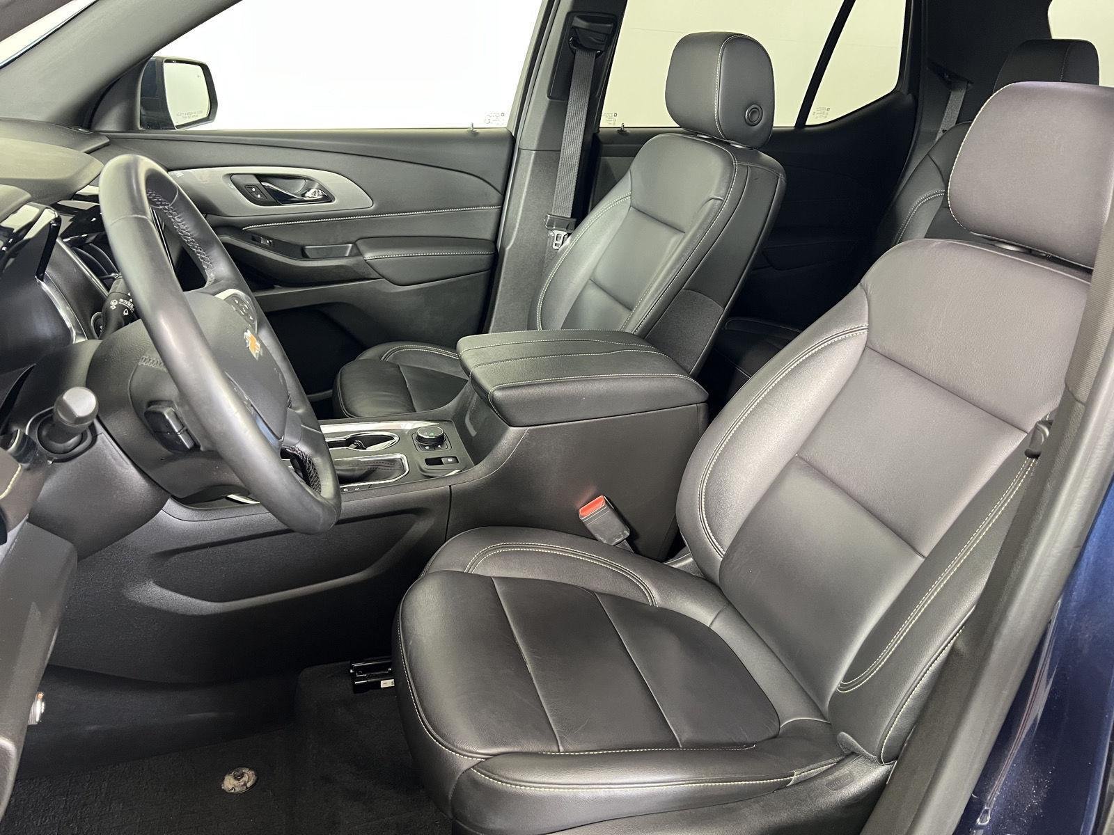 Used 2023 Blue Metallic Chevrolet LT Leather image 5