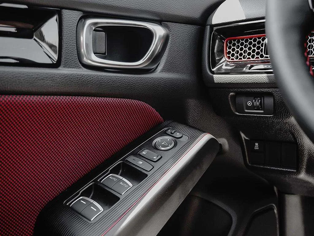 New 2026 Crystal Black Pearl Honda Si Shift into something special. image 16