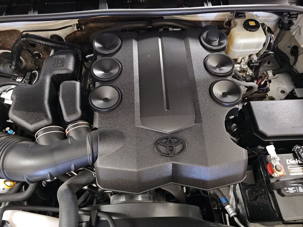 Used 2019 White Toyota SR5 Premium image 31