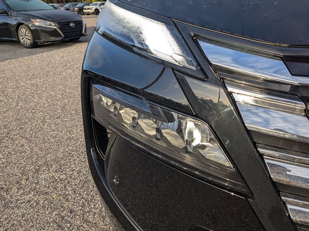New 2026 Super Black Nissan Platinum image 10