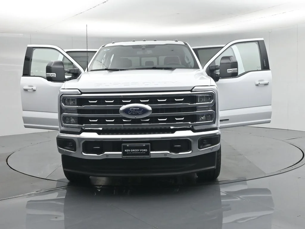 New 2026 Oxford White Ford Lariat image 33