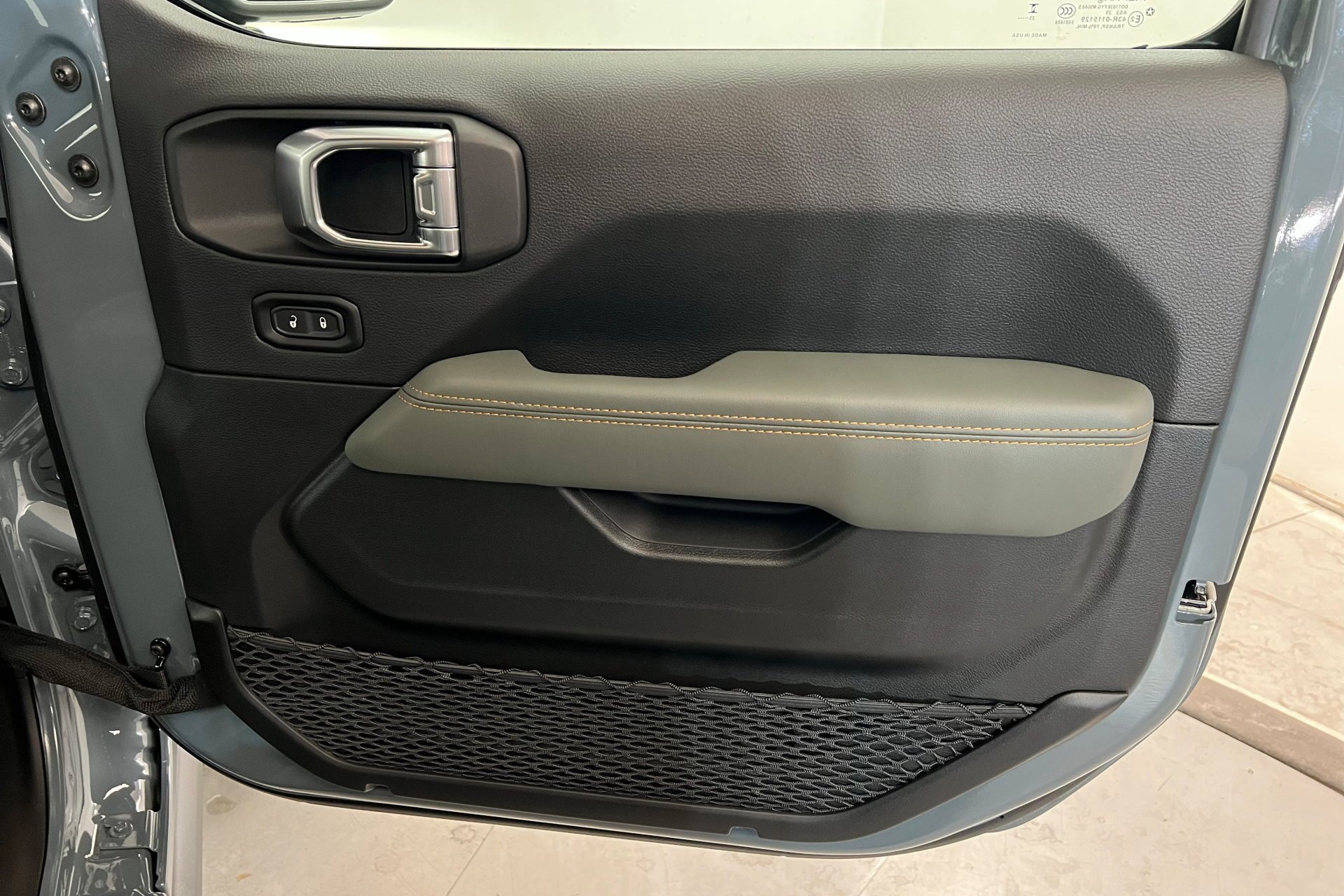 New 2025 Anvil Clearcoat Jeep Mojave X image 23