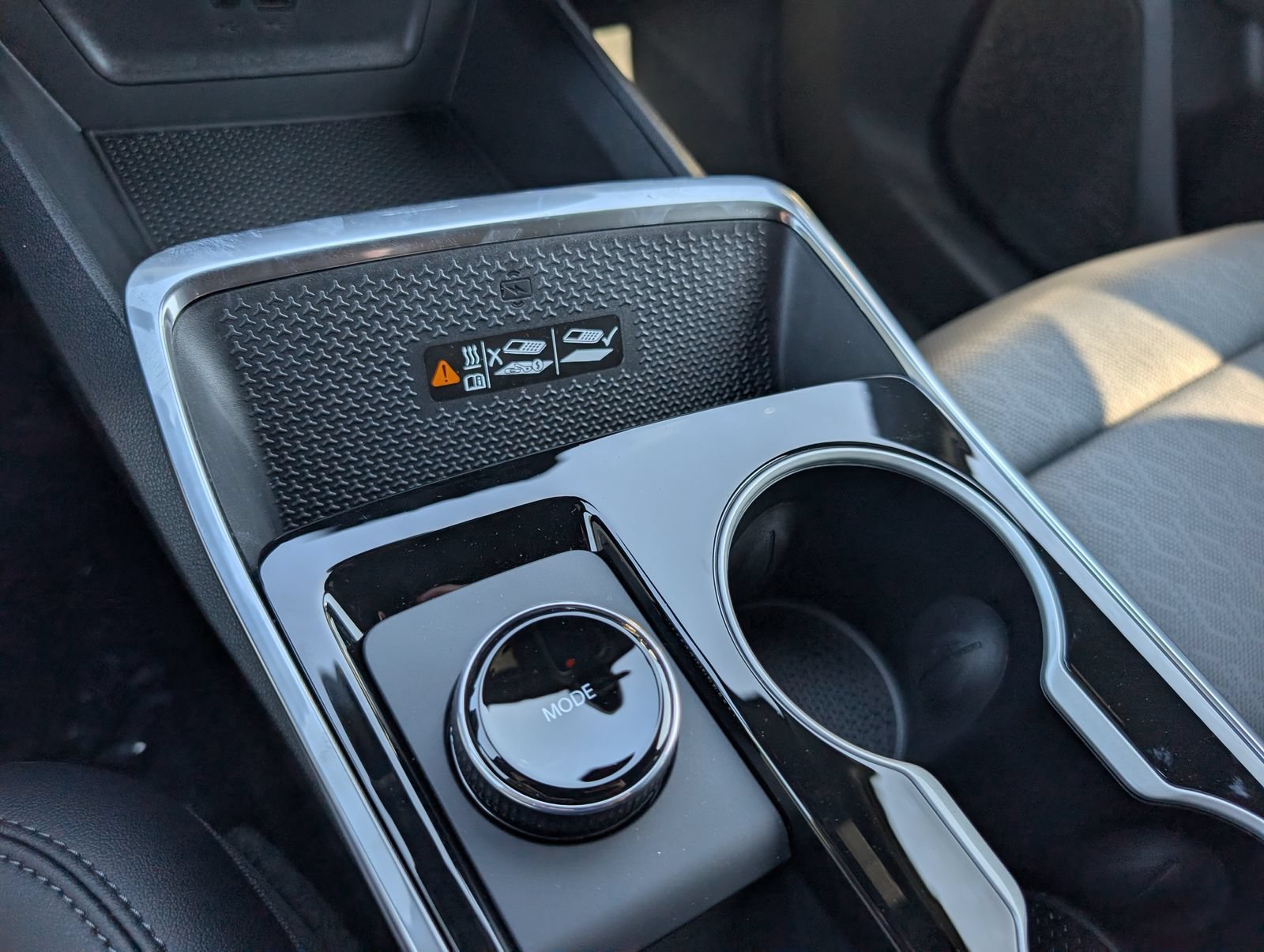 New 2027 Summit White Chevrolet LT image 14