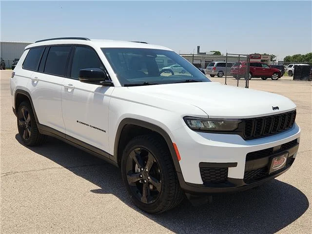 Used 2023 White Jeep Altitude 4x4 image 6
