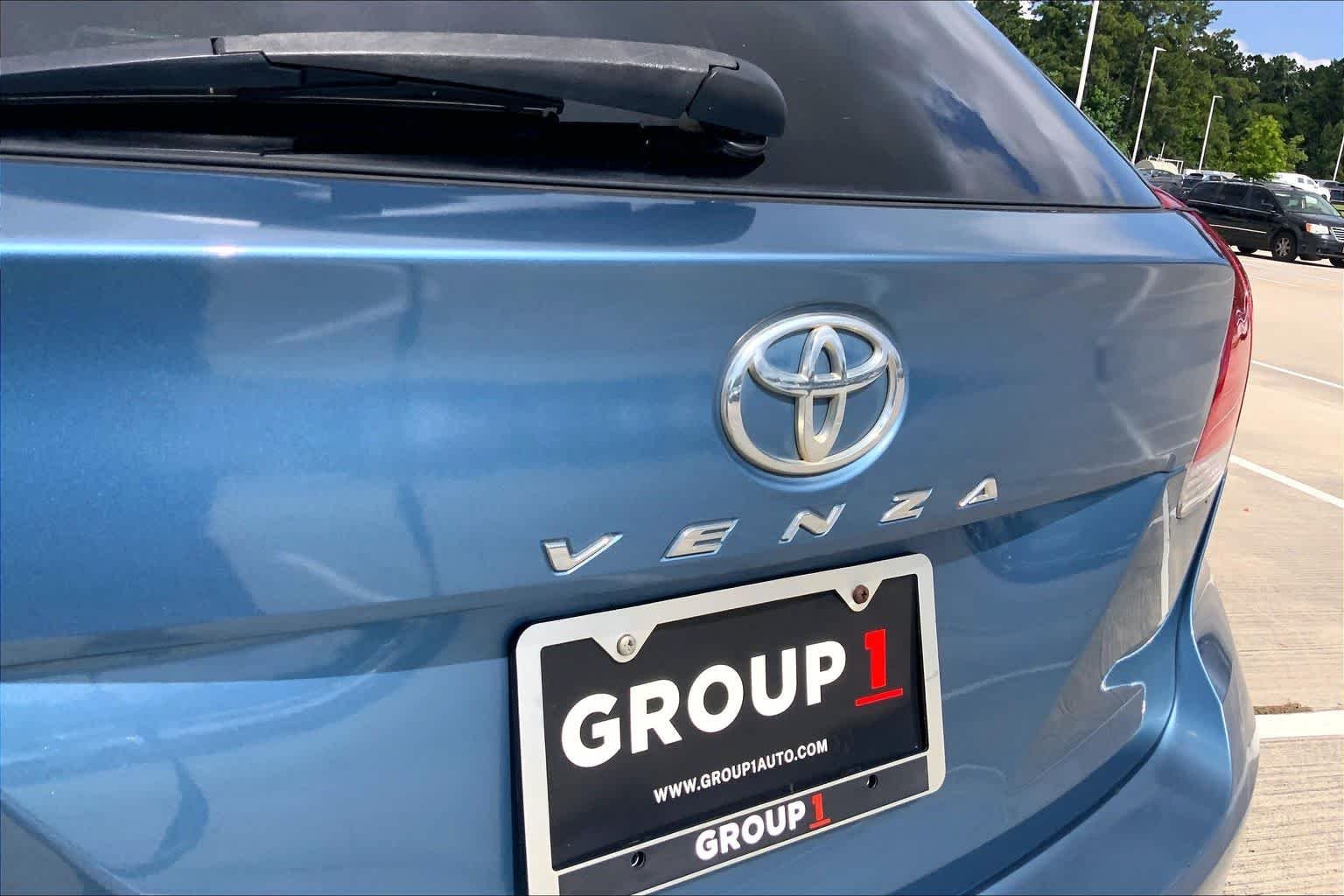 Used 2009 Tropical Sea Metallic Toyota  image 28