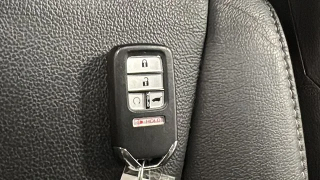 Used 2020 Platinum White Pearl Honda Touring image 9