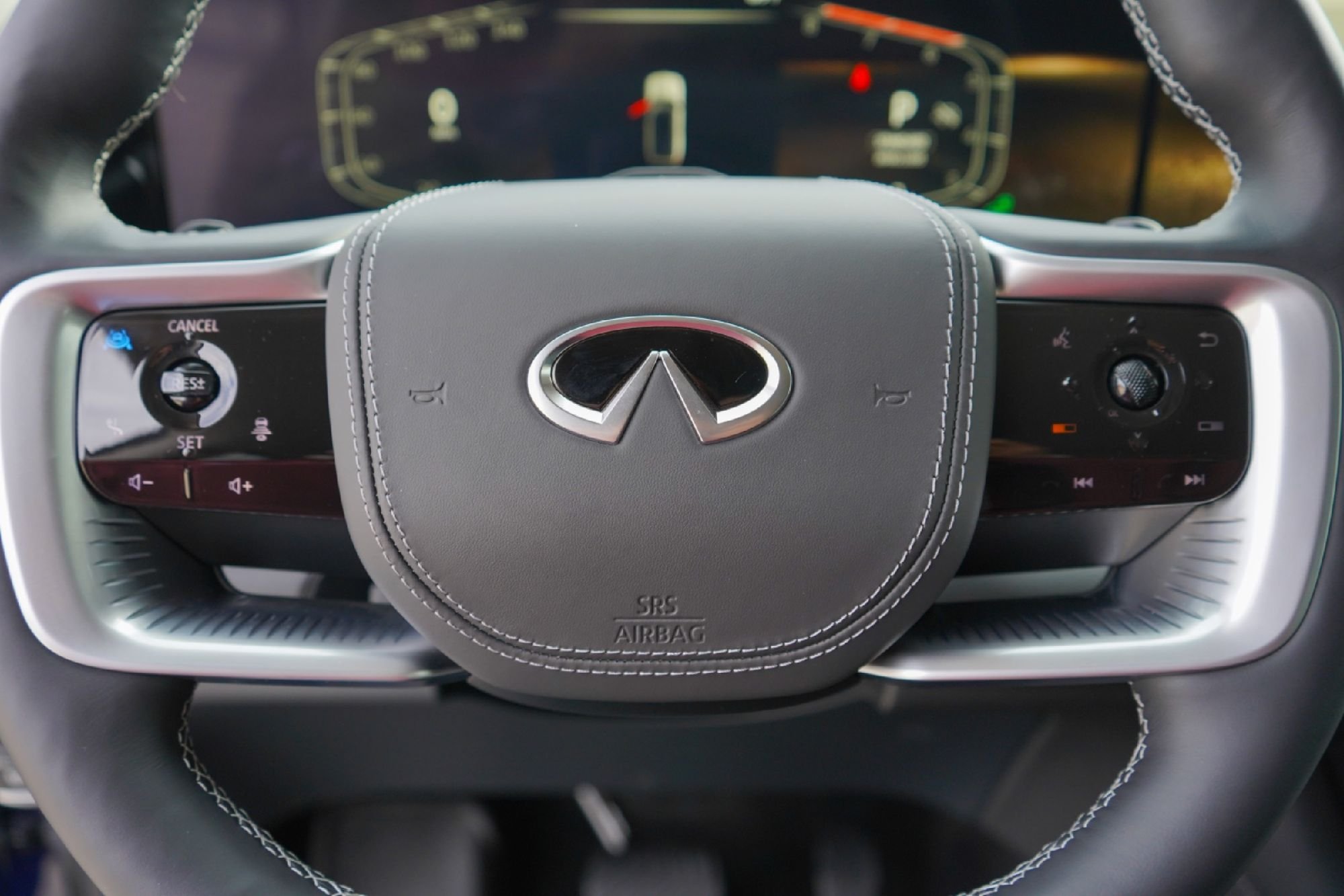 2025 INFINITI QX80 Sensory 4WD - Photo 11