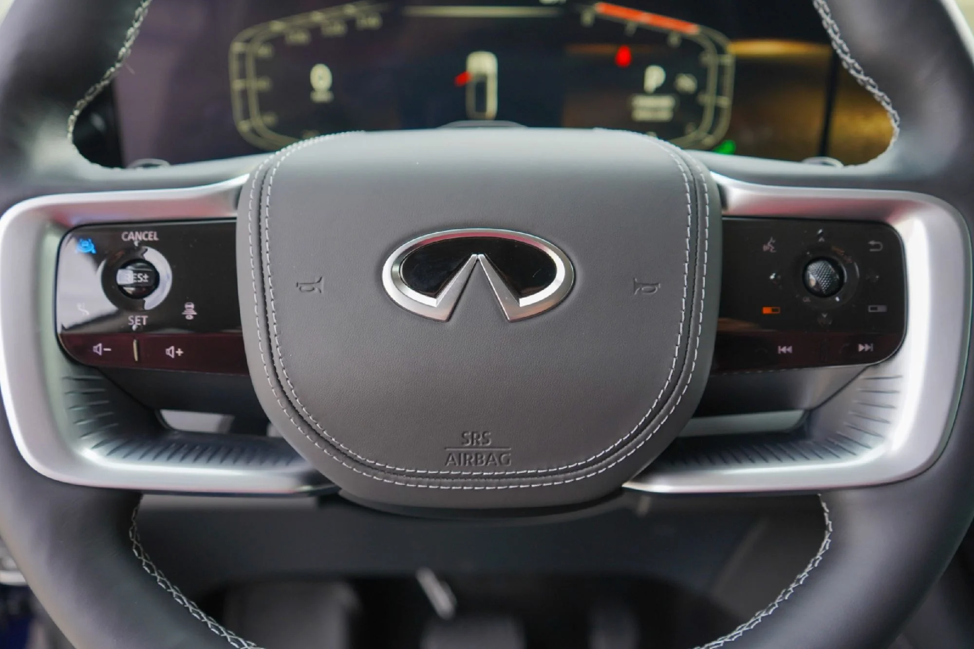 2025 INFINITI QX80 Sensory 4WD - Photo 11