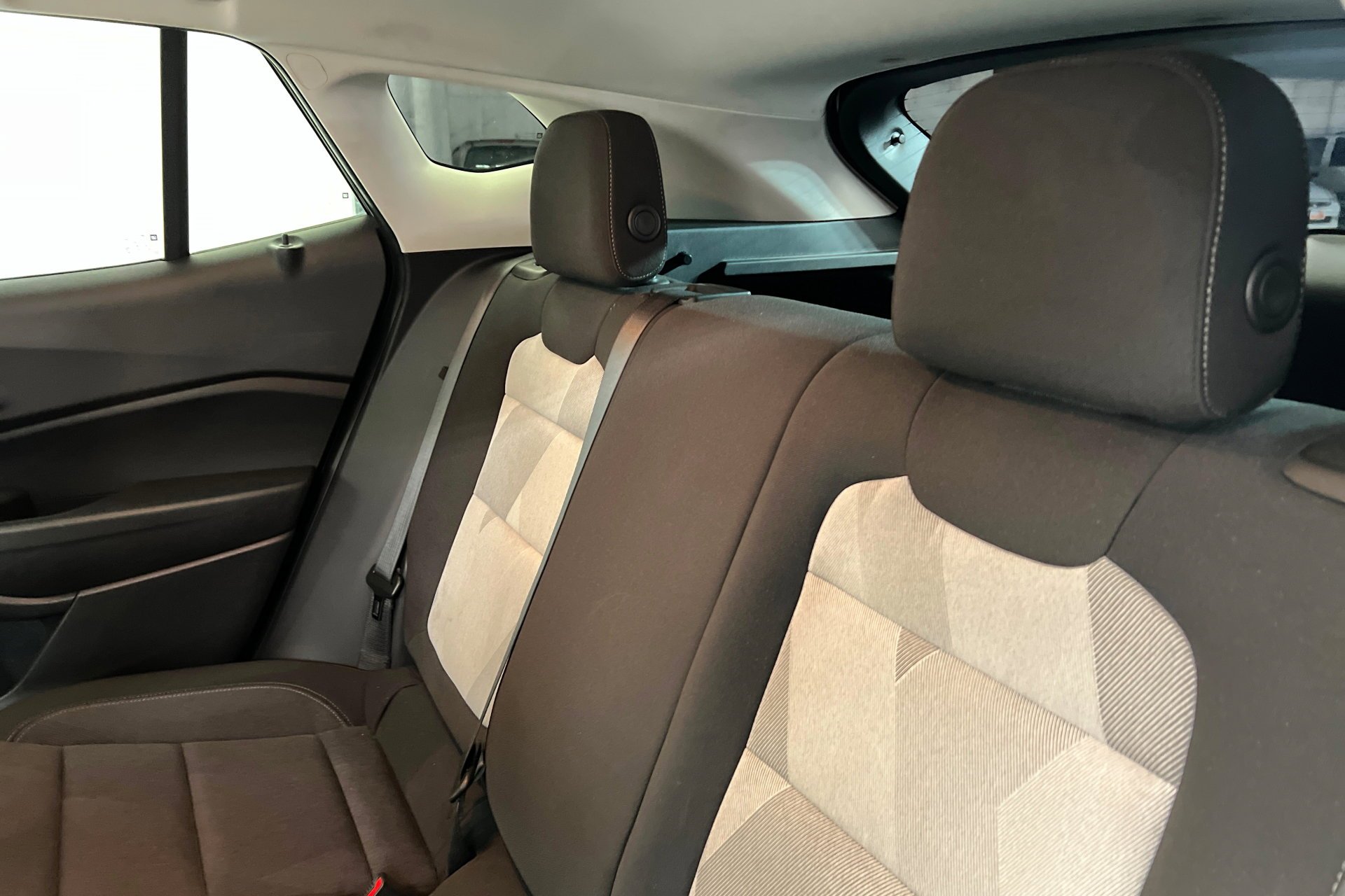 Used 2024 Summit White Chevrolet LS image 21