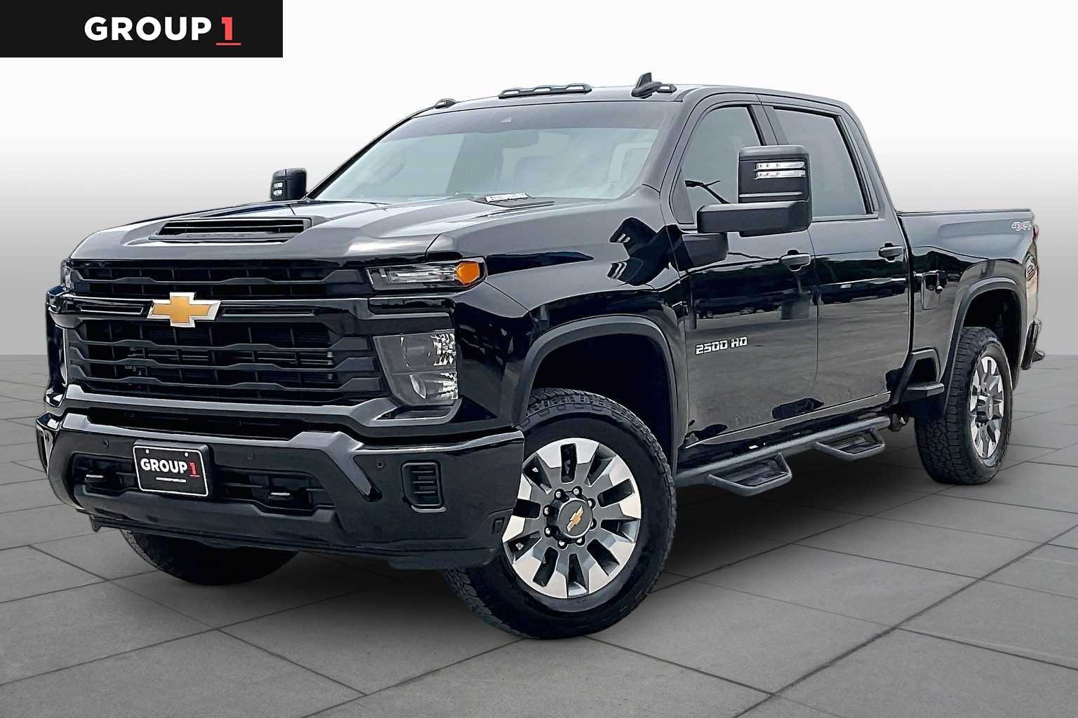 2025 Chevrolet Silverado HD Custom 4WD Crew Cab Standard Box's photo