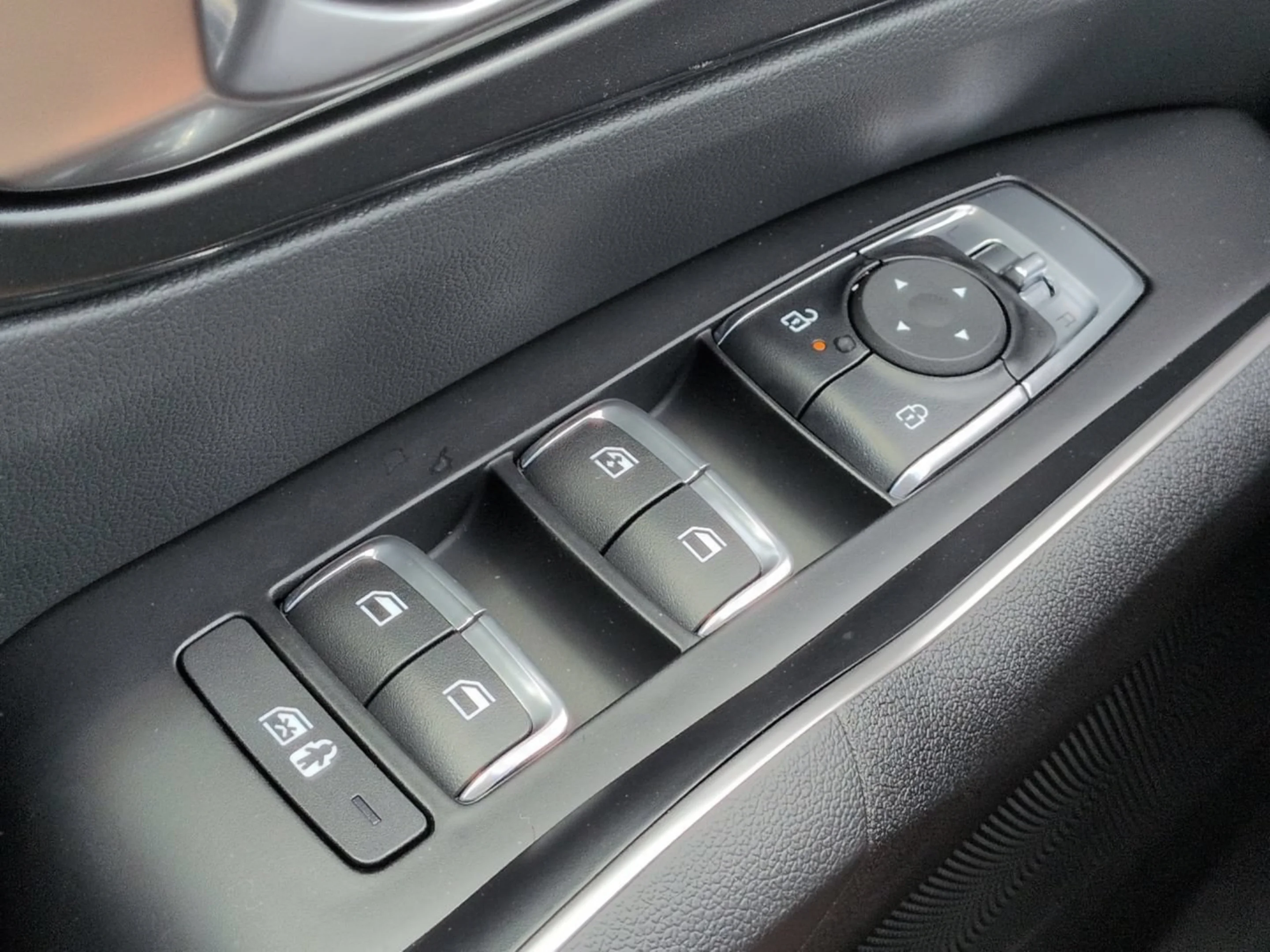 New 2026 Ivory Silver Kia S image 37