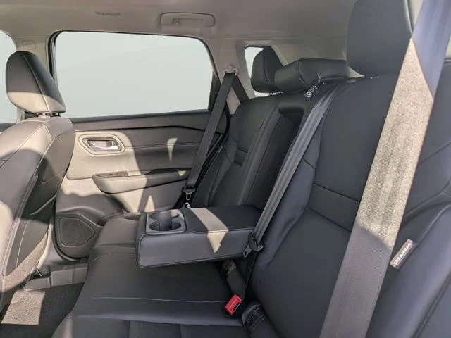 New 2026 Everest White Pearl TriCoat Nissan Dark Armor™ image 14