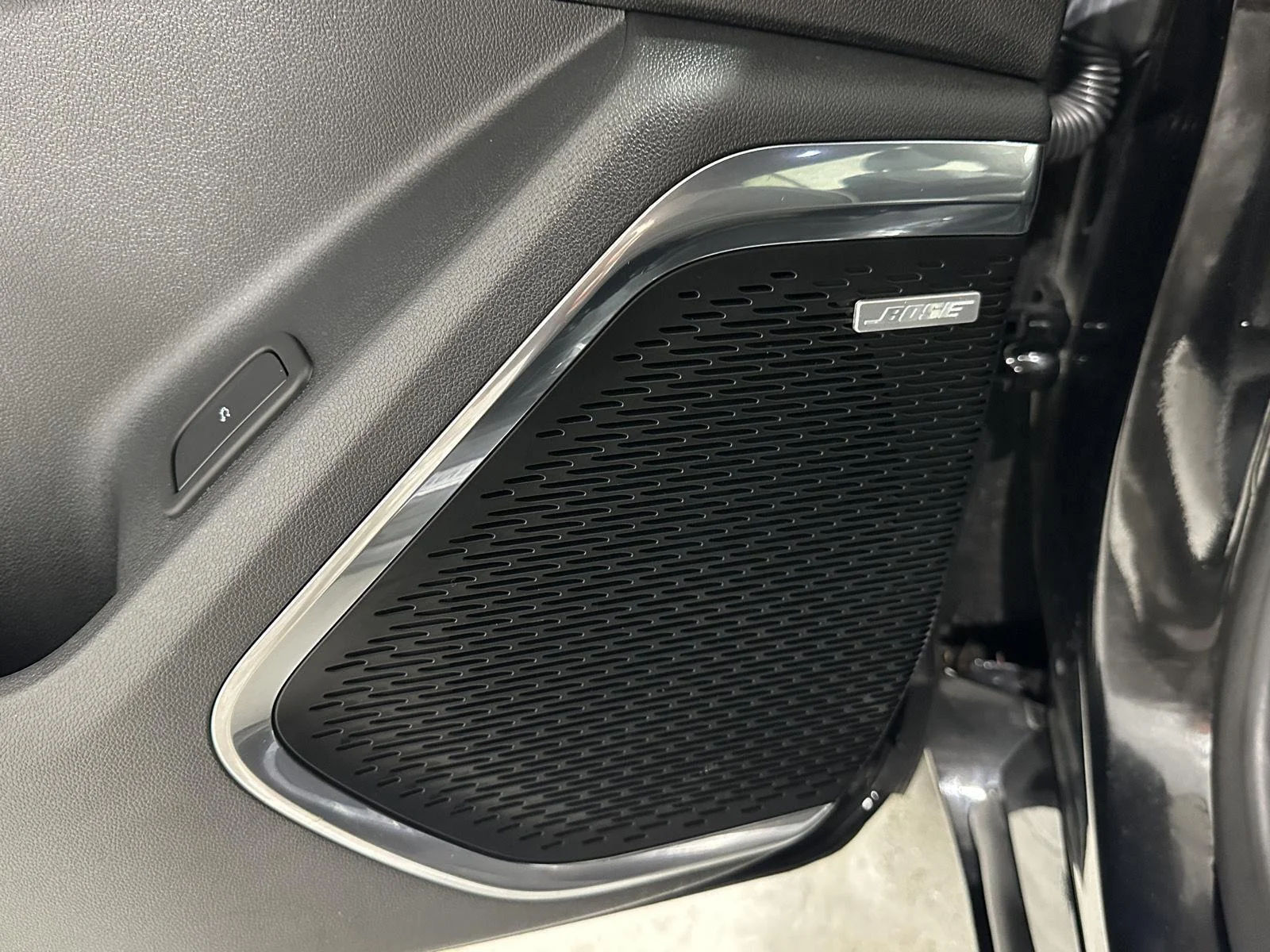 Used 2025 Ebony Twilight Metallic GMC Denali image 22
