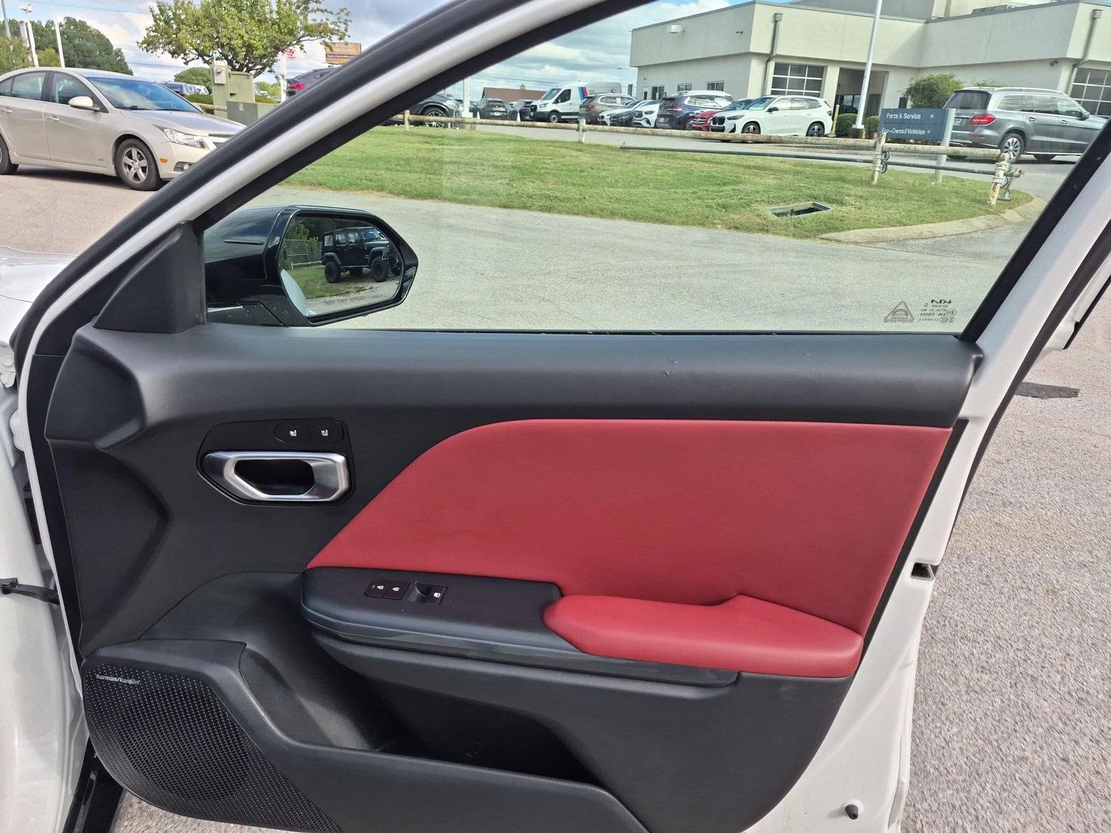 Used 2025 Snow White Pearl Kia GT-Line Turbo image 36