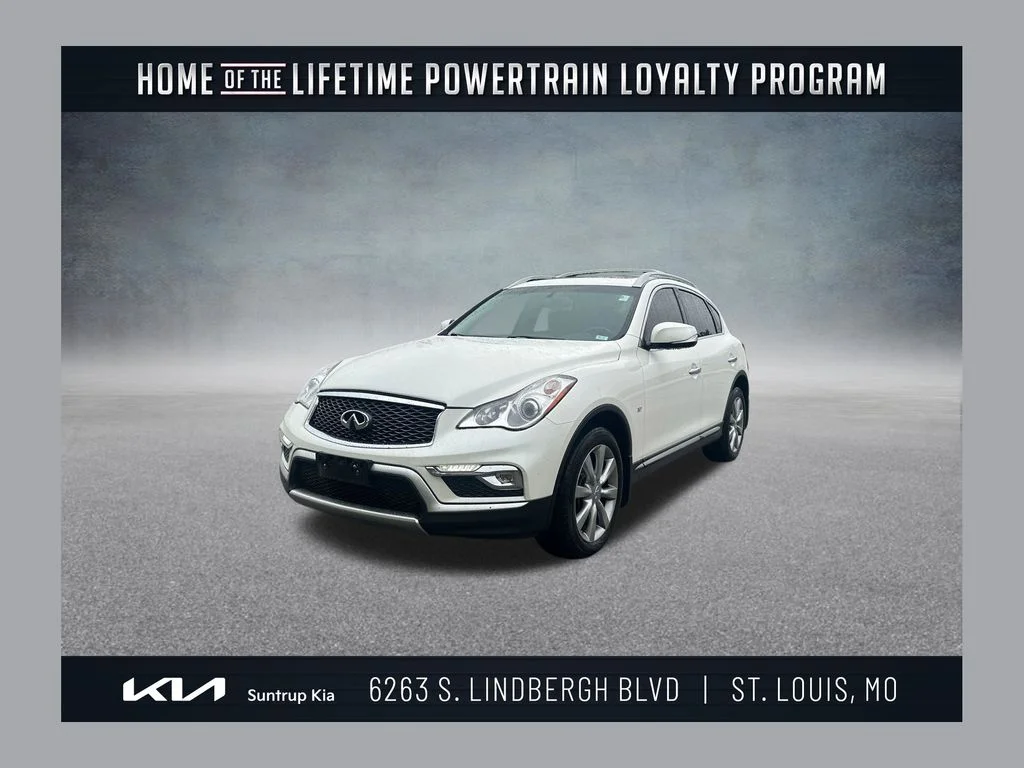 Used 2017 White INFINITI Base image 1
