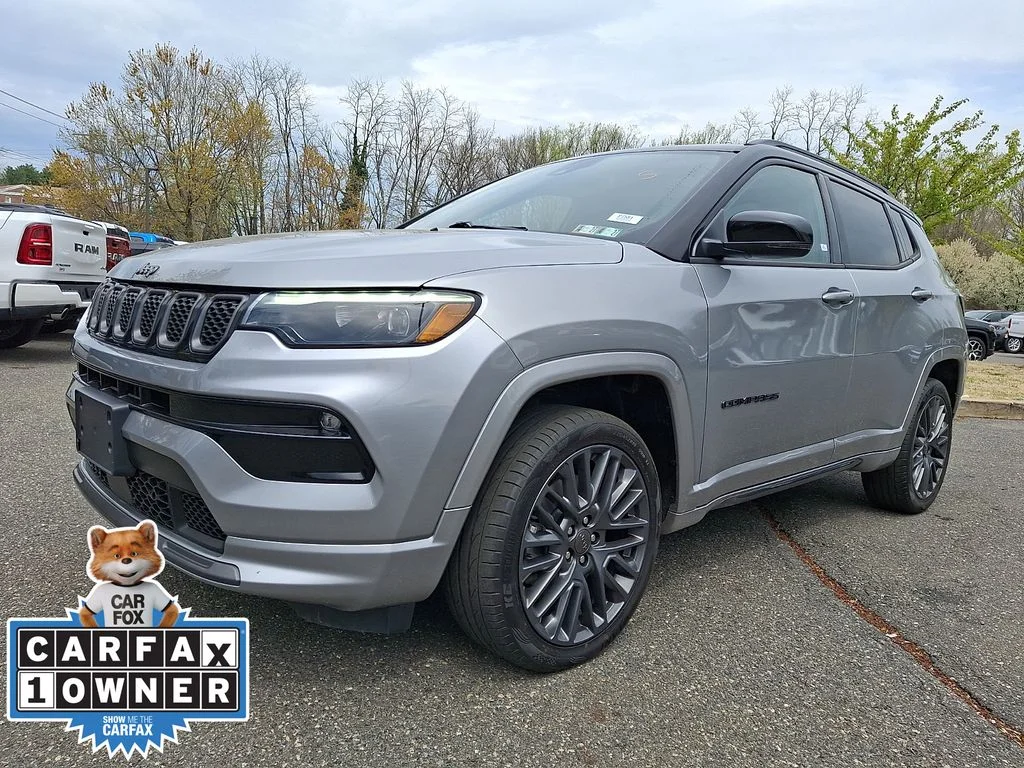 Certified Used 2023 Silver Jeep High Altitude image 3