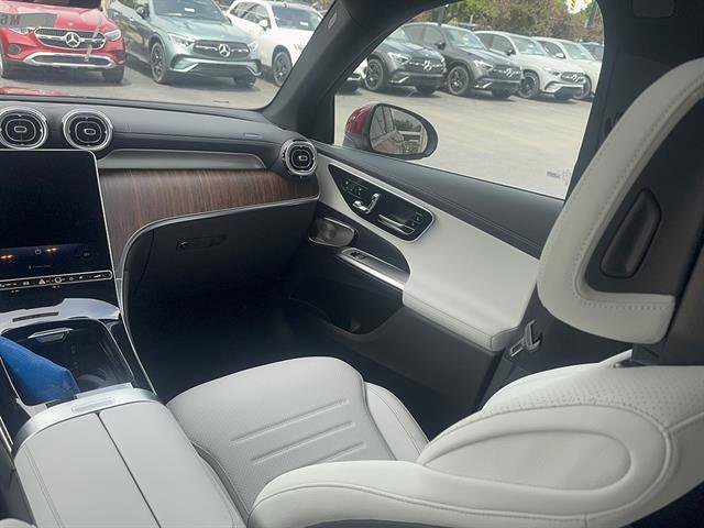 New 2026 MANUFAKTUR Patagonia Red Metallic Mercedes-Benz AWD GLC 300 4MATIC® 4dr SUV image 28