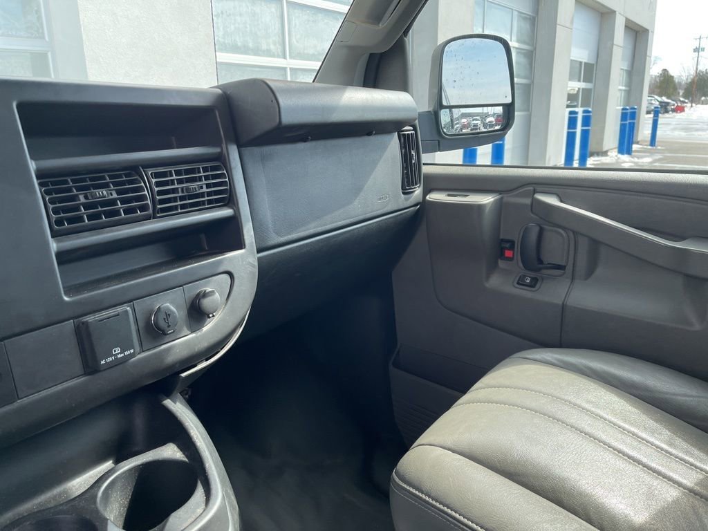 Used 2016 Cyber Gray Metallic Chevrolet 1WT image 18