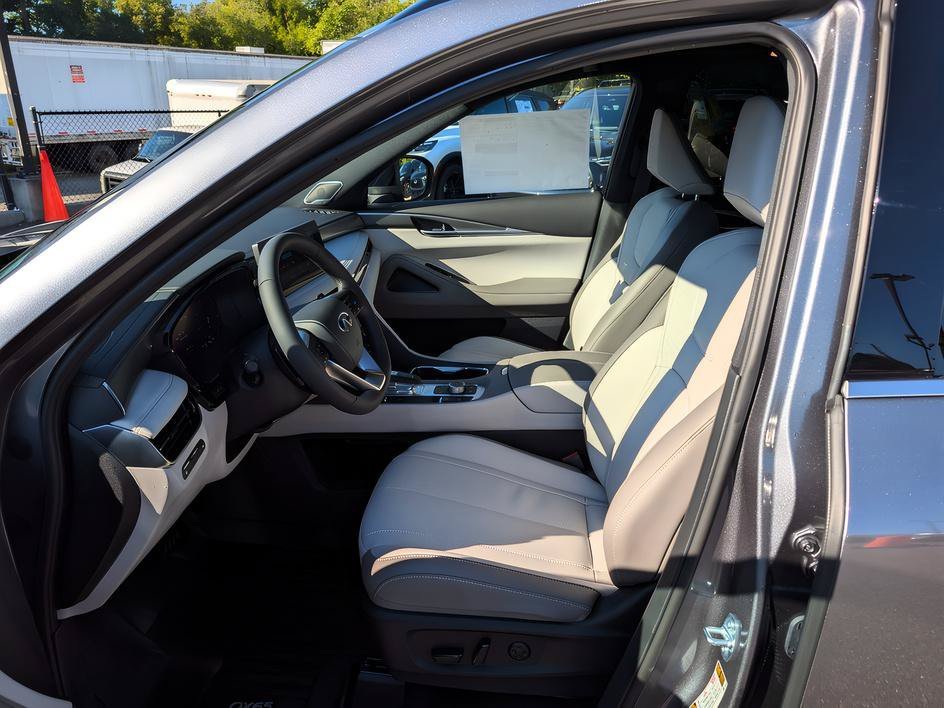 New 2027 GRAPHITE SHADOW INFINITI LUXE image 11