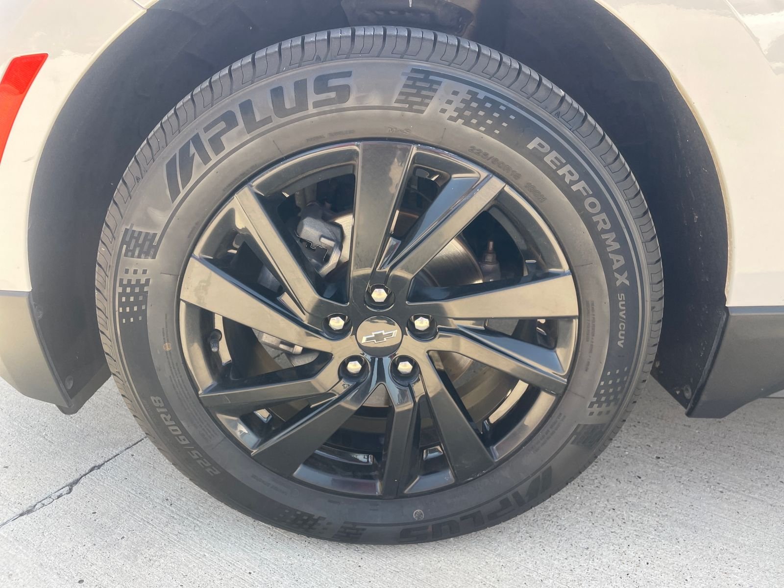 Used 2024 White Chevrolet LS image 27
