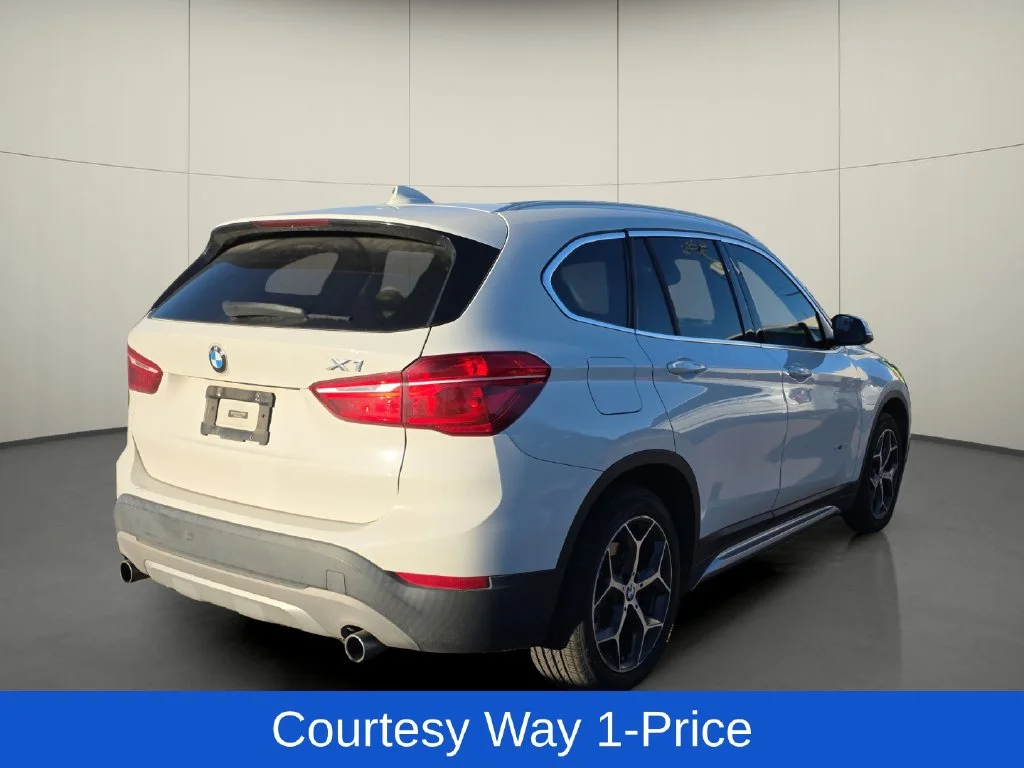 Used 2017 White BMW sDrive28i image 9