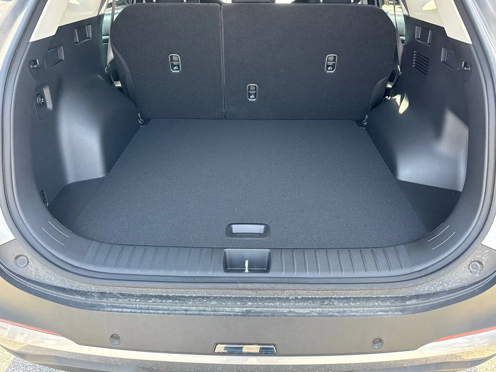 New 2026 Steel Gray Kia LX image 18