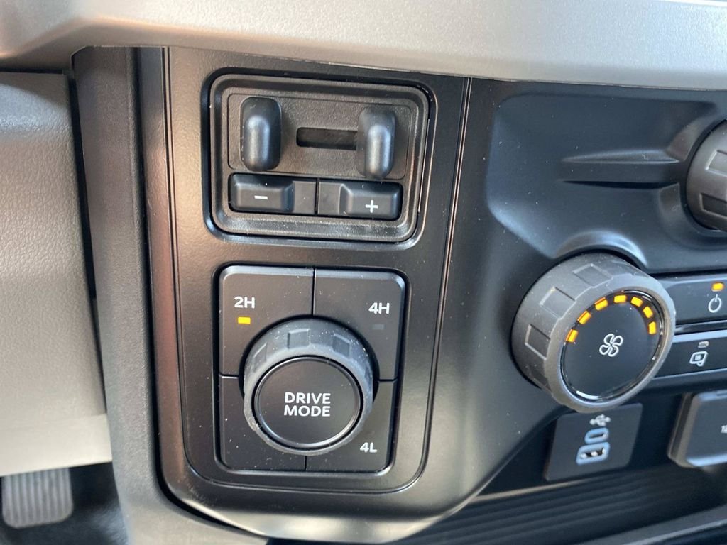 New 2026 Oxford White Ford F-350® XL image 19