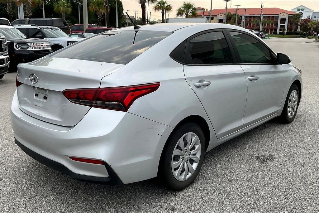 Used 2022 Olympus Silver Metallic Hyundai SE image 6