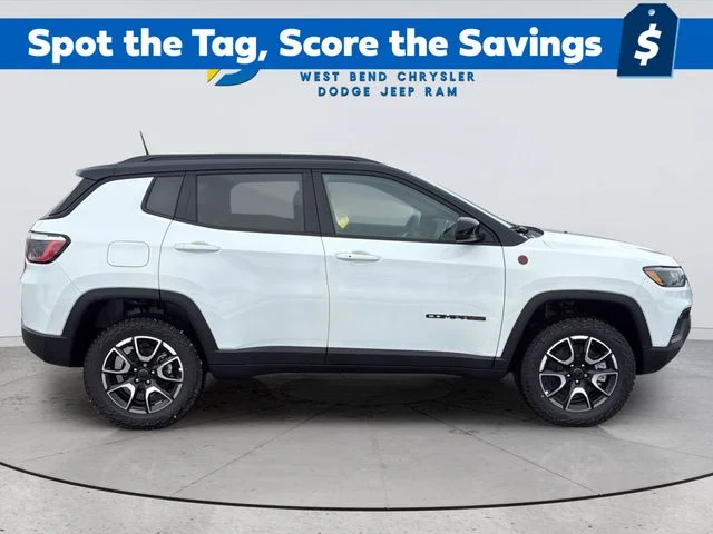 New 2026 Bright White Clear-Coat Exterior Paint Jeep Trailhawk image 6