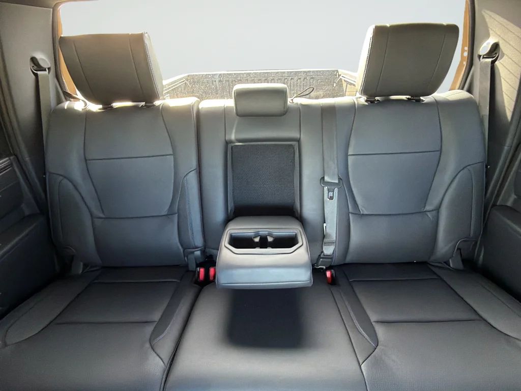 New 2026 Wind Chill Pearl <sup>1</sup> Toyota  Platinum image 34