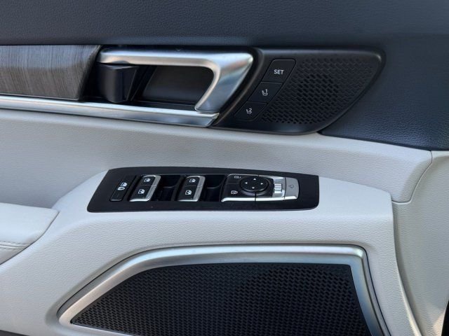Used 2025 Black Kia SX image 23