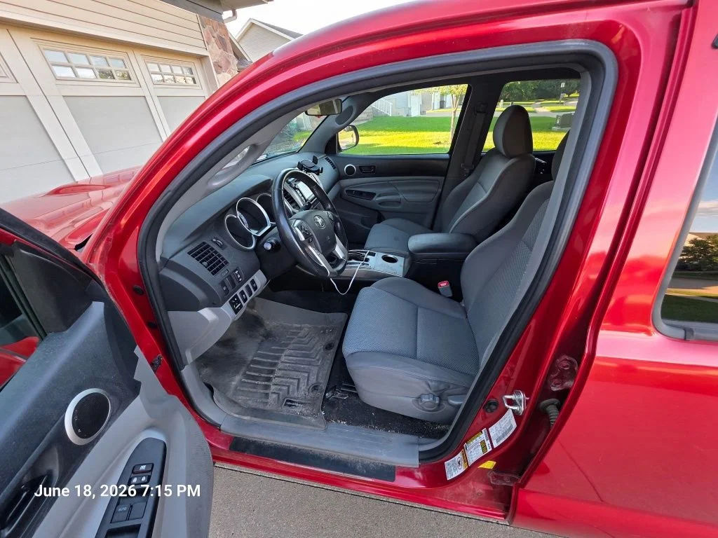 Used 2015 Red Toyota Base image 26