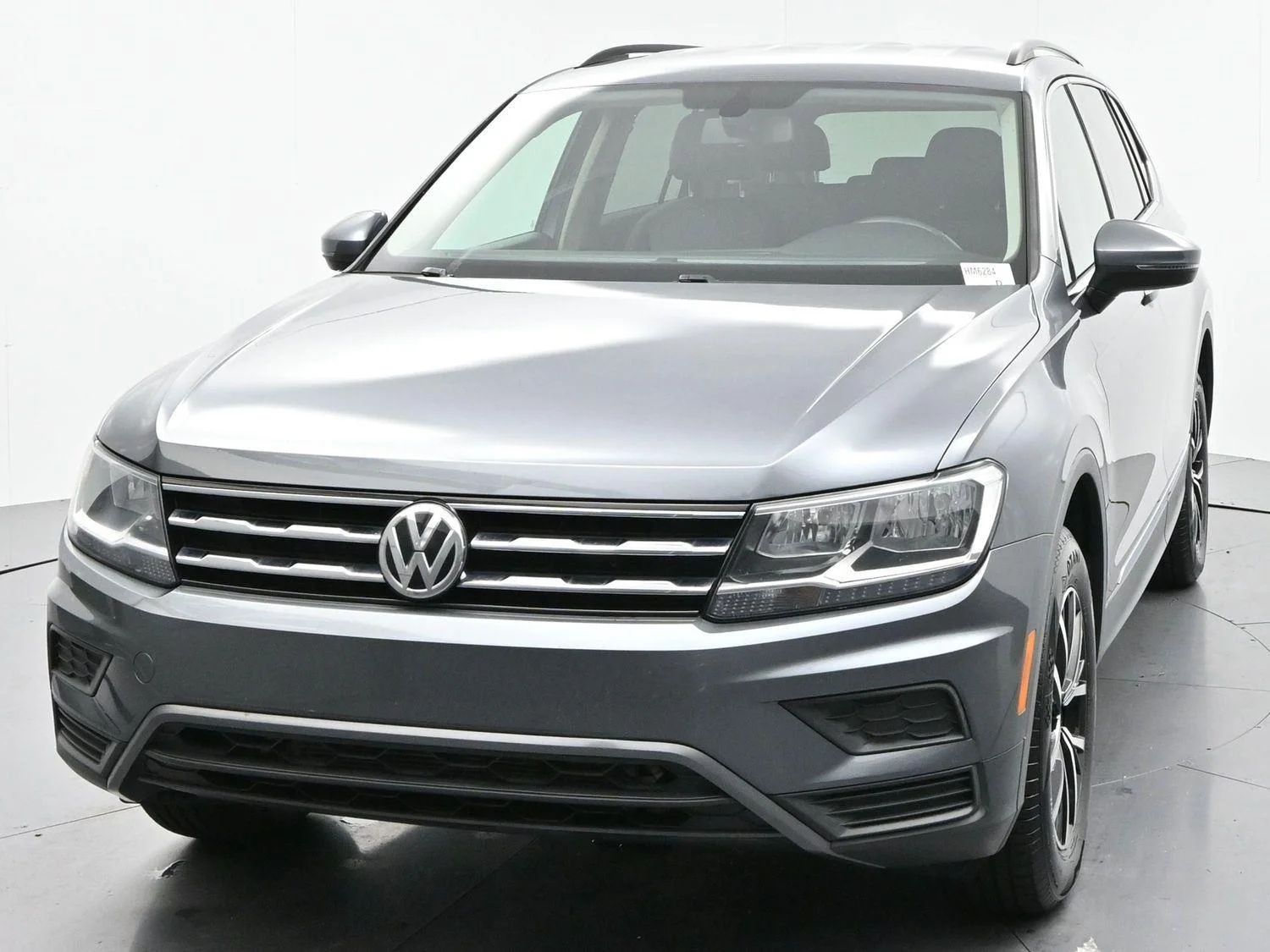 Used 2021 Platinum Gray Metallic Volkswagen SE image 3