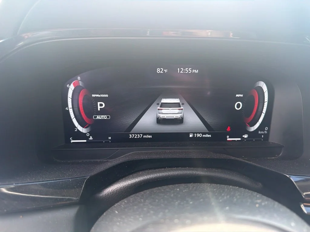 Used 2024 Beige Nissan Platinum image 4