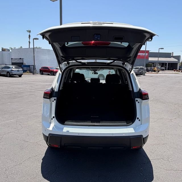 Used 2024 White Nissan S image 7