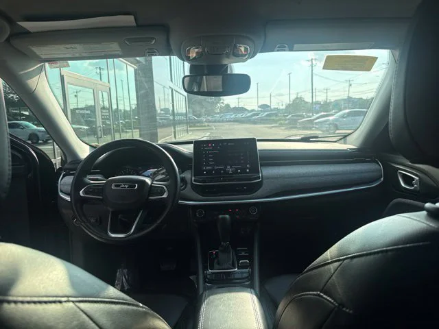 Used 2022 Black Jeep Latitude image 16