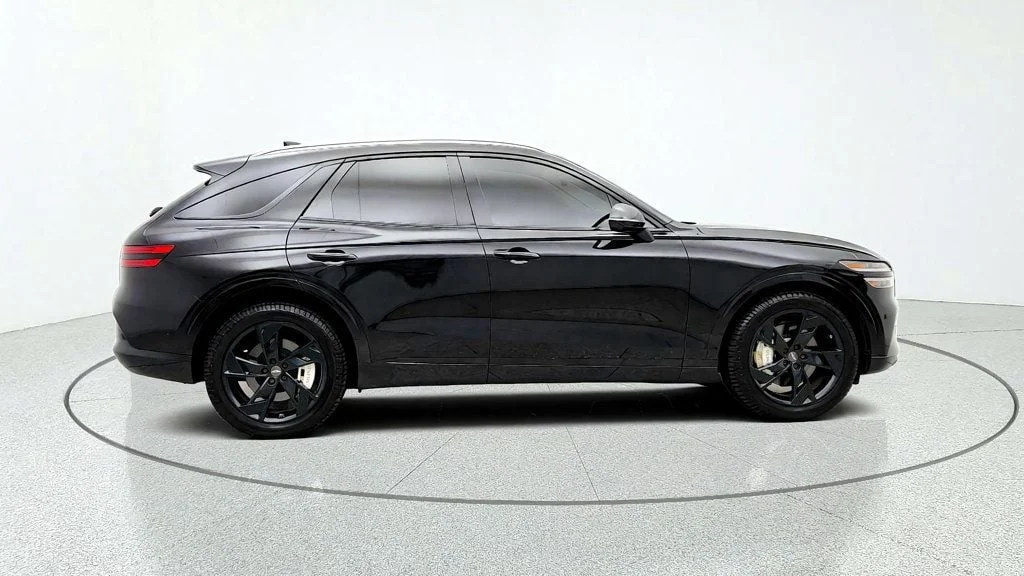 Used 2023 Vik Black Genesis Advanced AWD w/ Prestige Package image 4