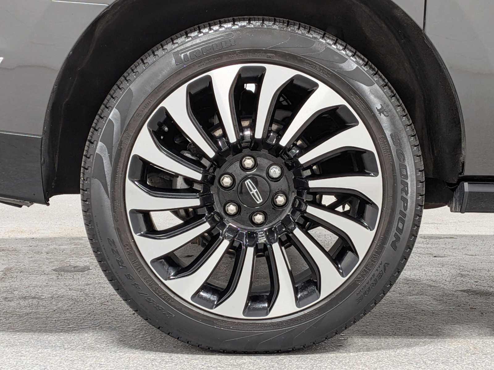 Used 2023 Chroma Caviar Dark Gray Metallic Clearcoat Lincoln Black Label image 36