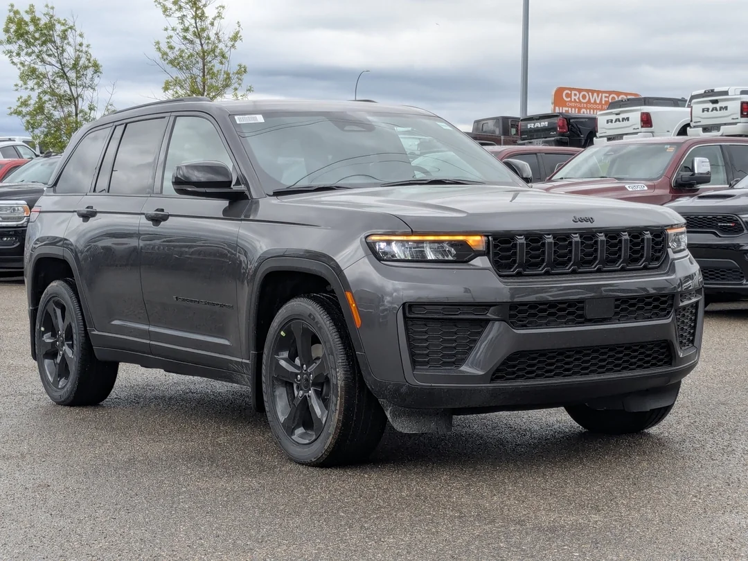 New 2026 Grey Jeep Altitude - - 4x4 - 20 Gloss Black Wheels - Power Sunroof - Trailer Tow Pkg & More! image 2