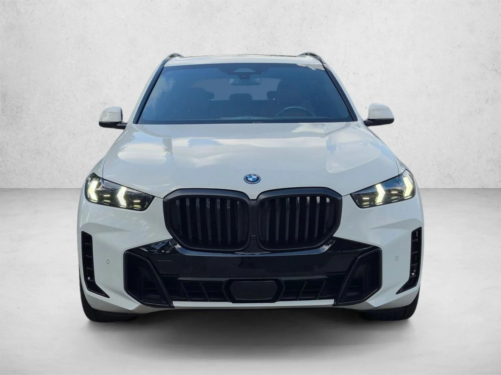 Used 2024 Alpine White BMW xDrive50e image 2