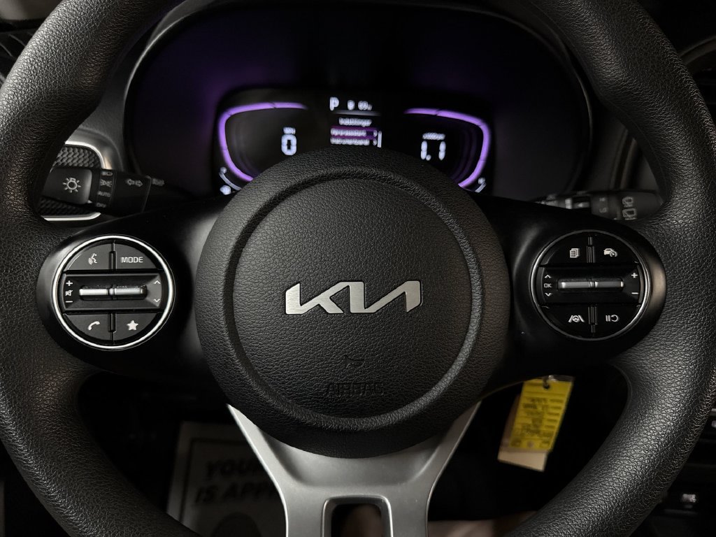 Used 2025 Snow White Pearl Kia LX image 20