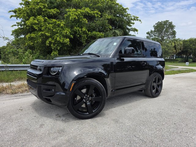 2026 Land Rover Defender 90 90 P525 V8