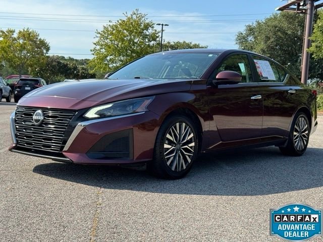 Used 2023 Red Nissan 2.5 SV image 4
