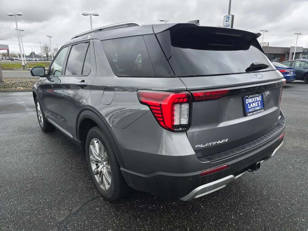 Used 2025 Gray Metallic Ford Platinum image 7