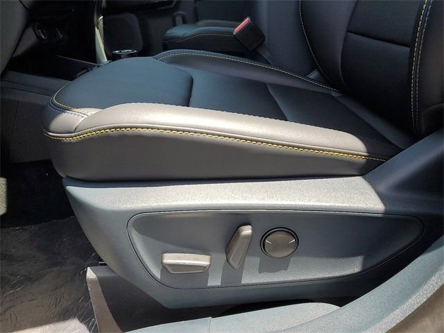 New 2025 Carbonized Gray Metallic Ford Lobo™ image 12