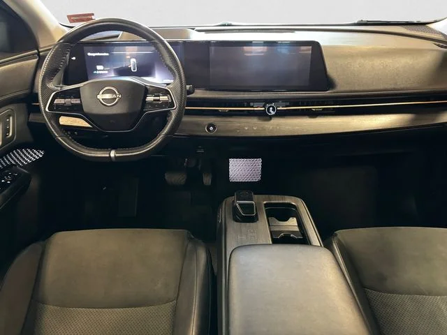 Certified Used 2023 Everest White Pearl Tricoat Black Diamond Pearl Nissan Engage image 10