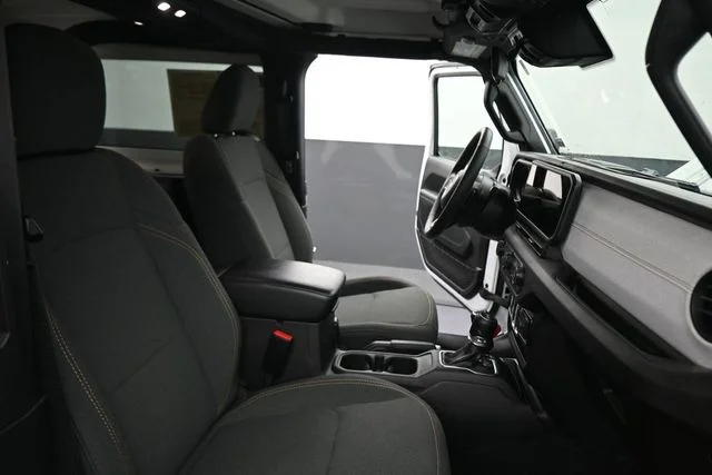 Used 2024 White Jeep Sport S image 22