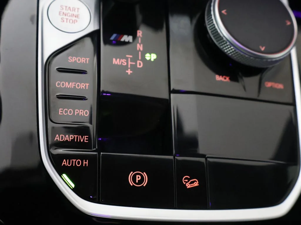 Used 2021 White BMW M50i image 53
