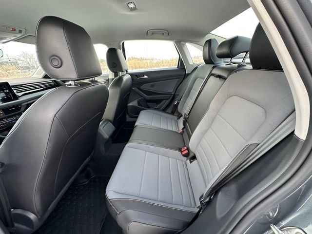 2025 Volkswagen Jetta SE - Photo 26